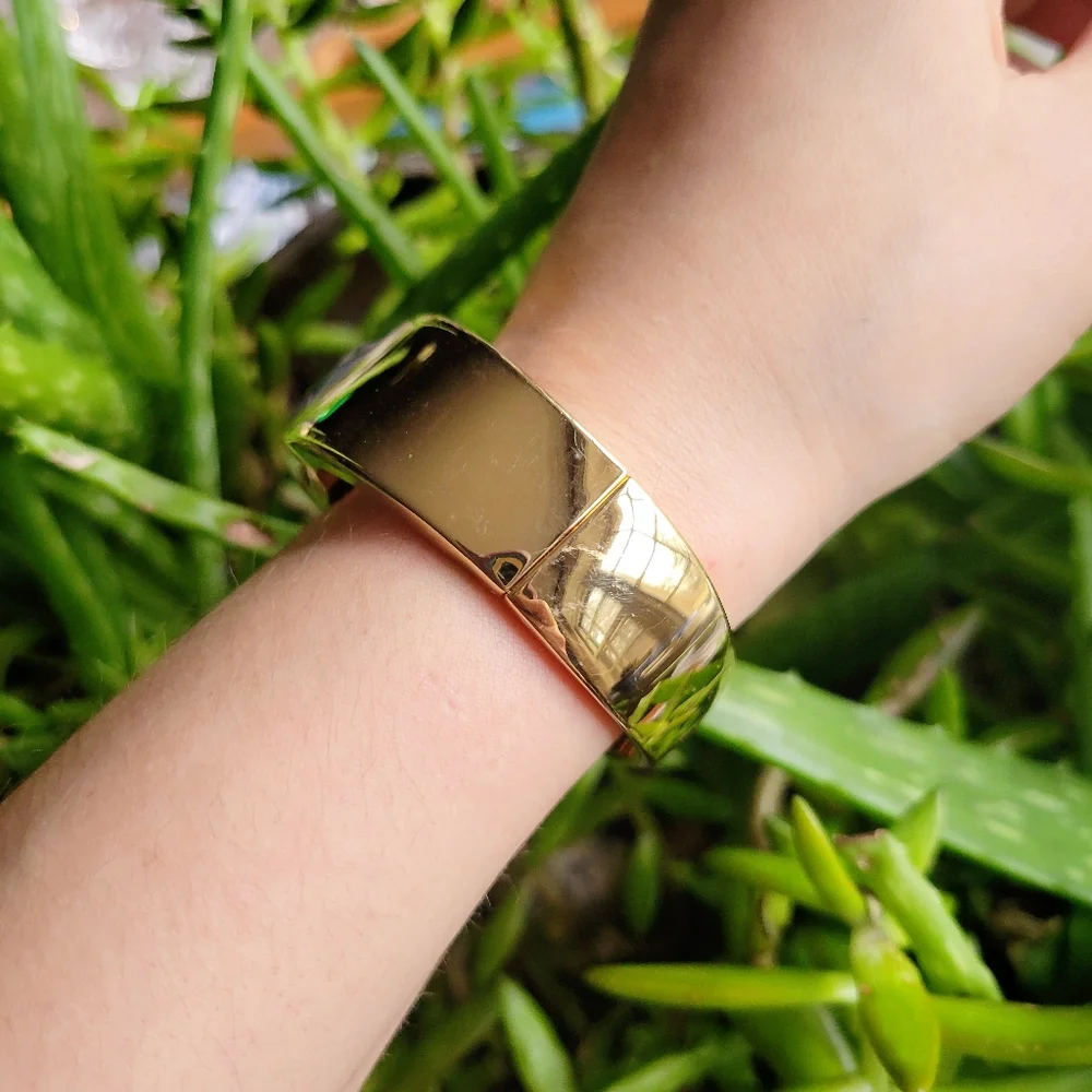 Classic Bejeweled Golden Quartz Watch